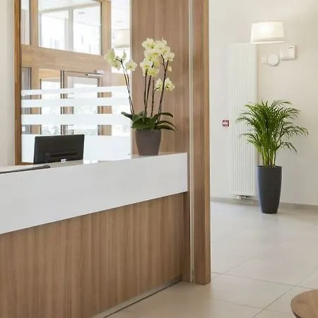 Hotel Nehô Porte De Genève 3*